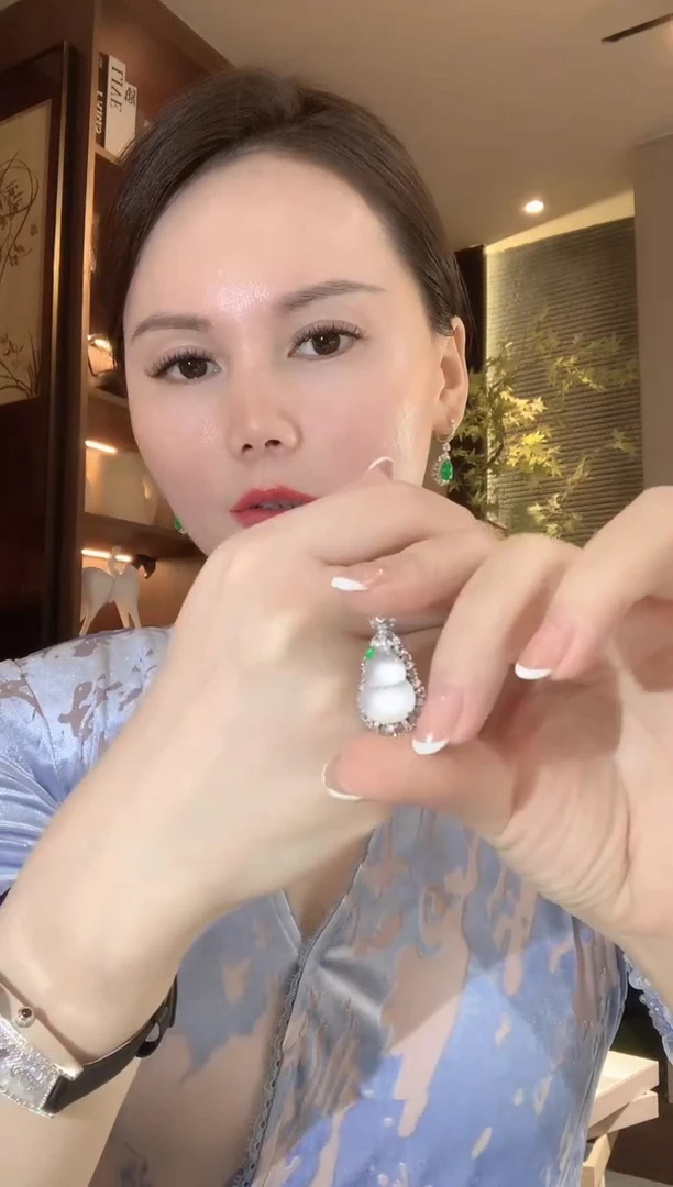 吊坠(不含链)18K金镶嵌翡翠C60
