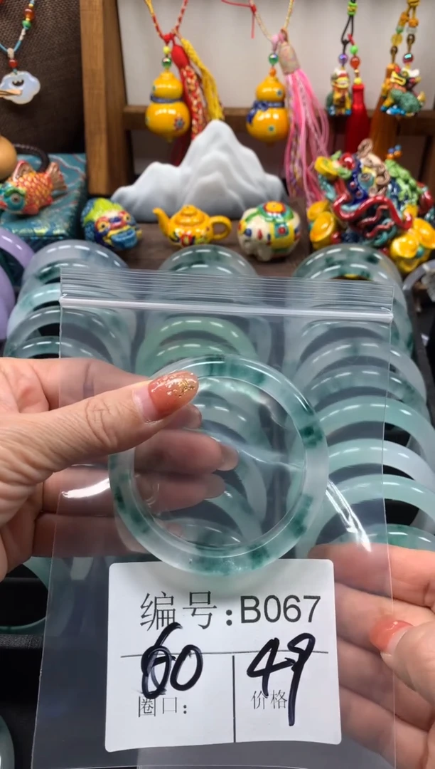 【闪购商品】石英质玉手镯未镶嵌60圈口B067