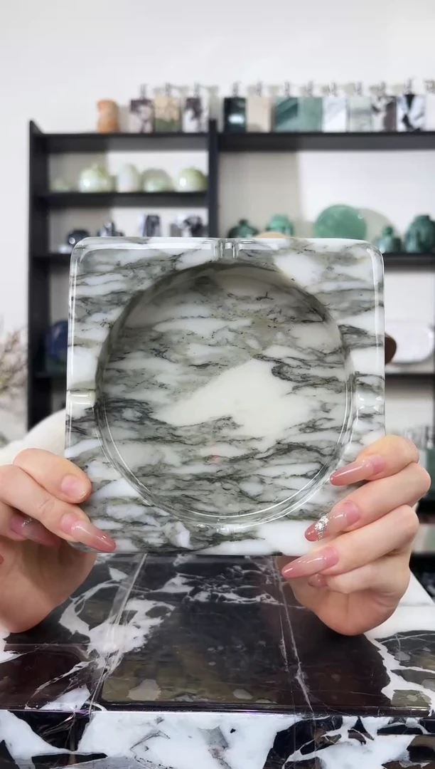 石材大花白烟灰缸