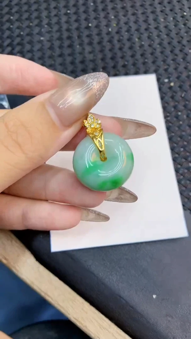 颈饰未镶嵌翡翠1