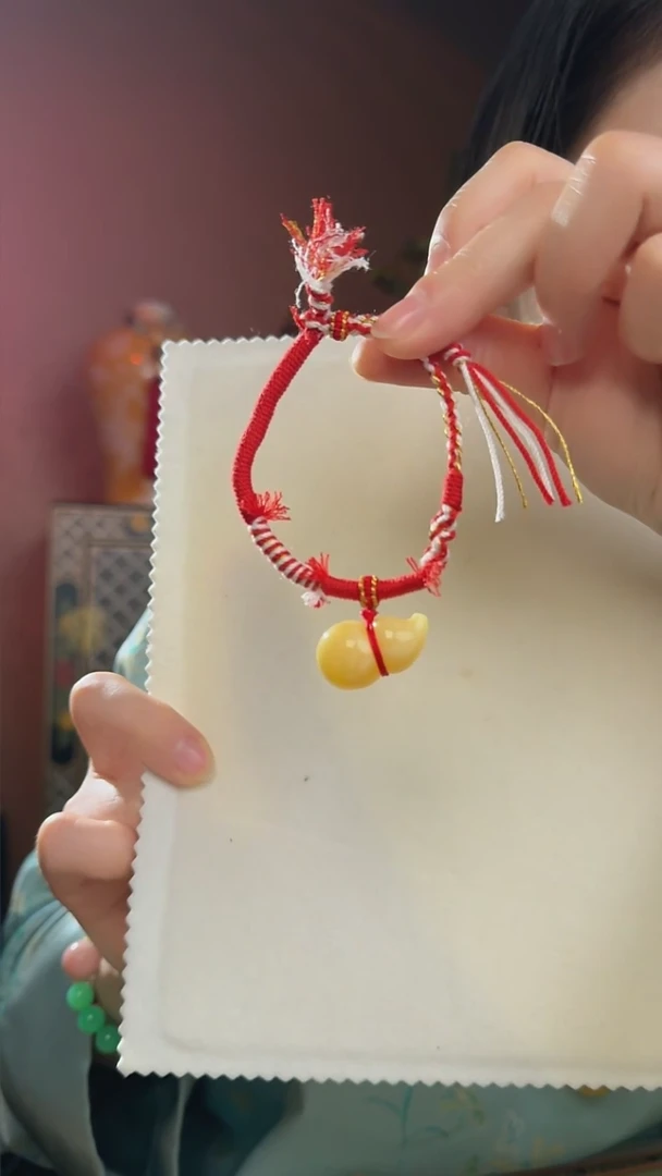 【闪购商品】蜜蜡吊坠(不含链)未镶嵌天然蜜蜡葫芦吊坠送编绳