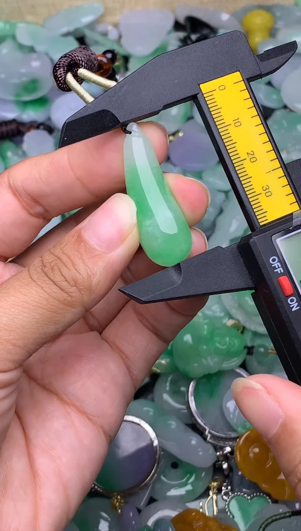 翡翠未镶嵌颈饰天然缅甸翡翠吊坠