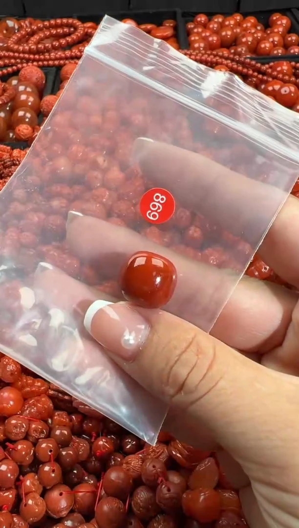 颈饰未镶嵌南红玛瑙1