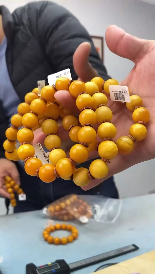 琥珀未镶嵌珠宝奇石假一罚十，多样性发一件026