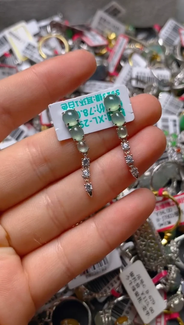 银S925镶嵌戒指翡翠百内无证书