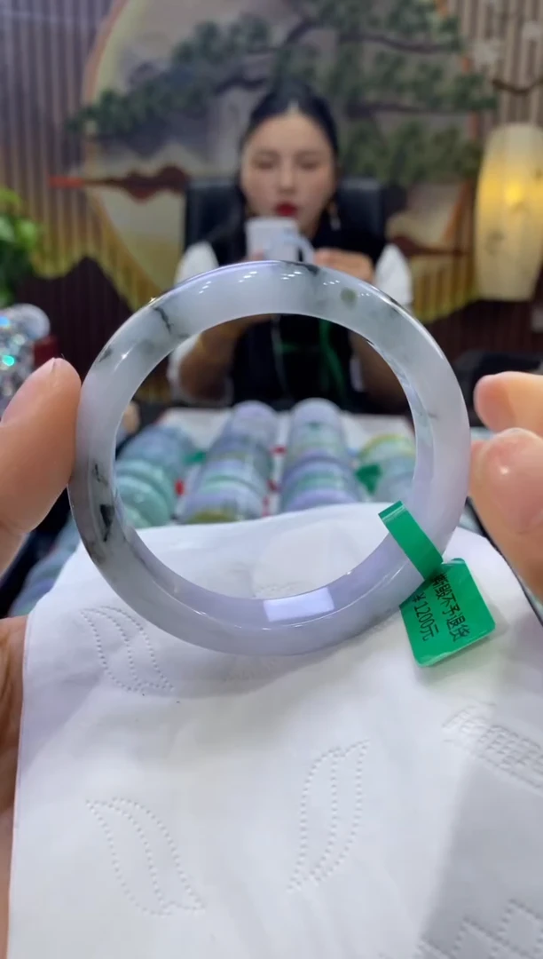 【闪购商品】翡翠手镯未镶嵌多人08692