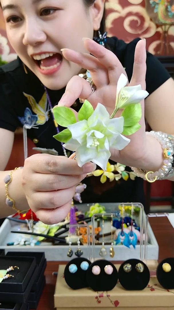 刺绣纯手工非遗绒花