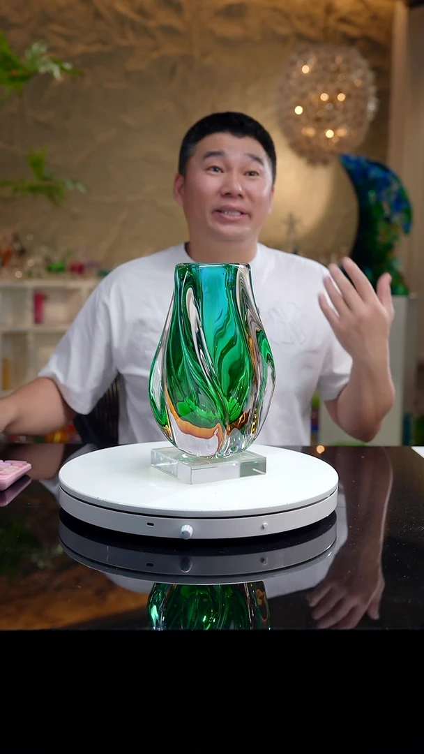 设计款水晶琉璃花器