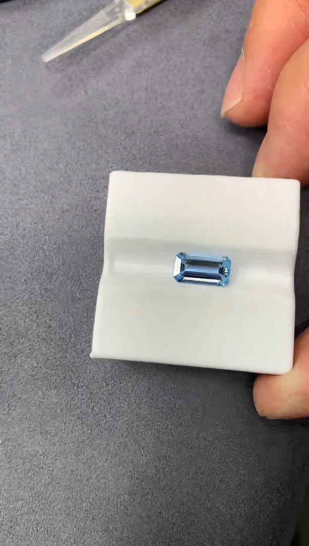 【闪购商品】海蓝宝石笔搁未镶嵌1.57ct 37