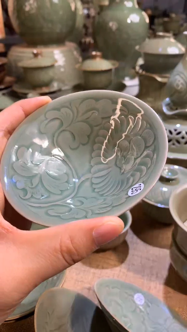 耀州窑微瑕缠枝莲纹斗笠一只