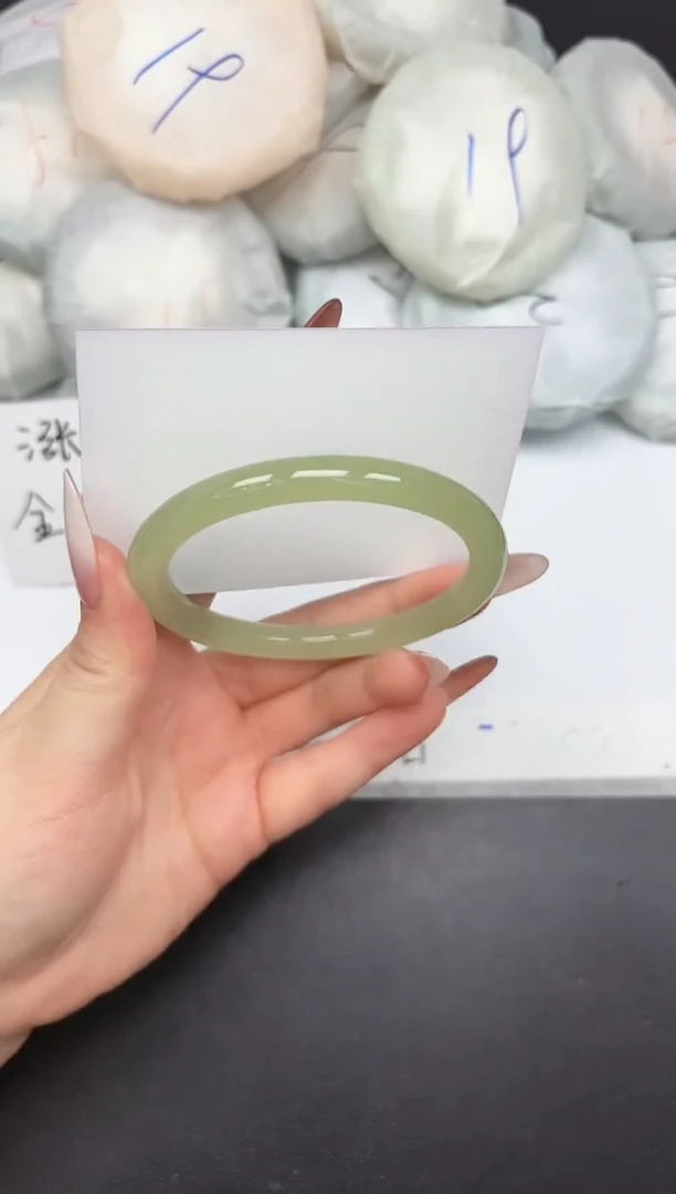 未镶嵌手镯石英质玉A26/62.2