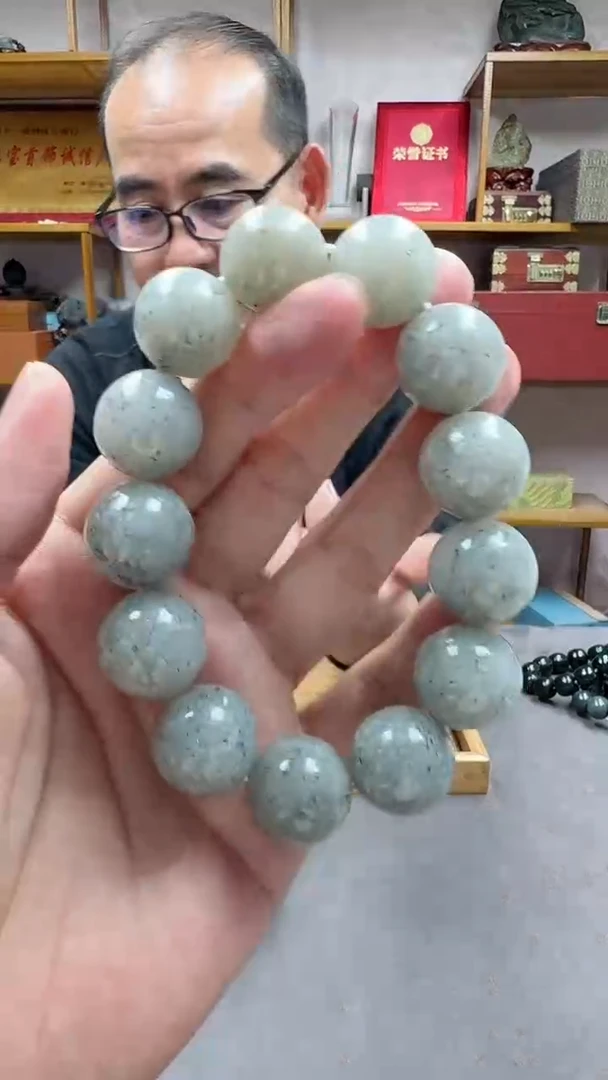 未镶嵌手链和田玉18