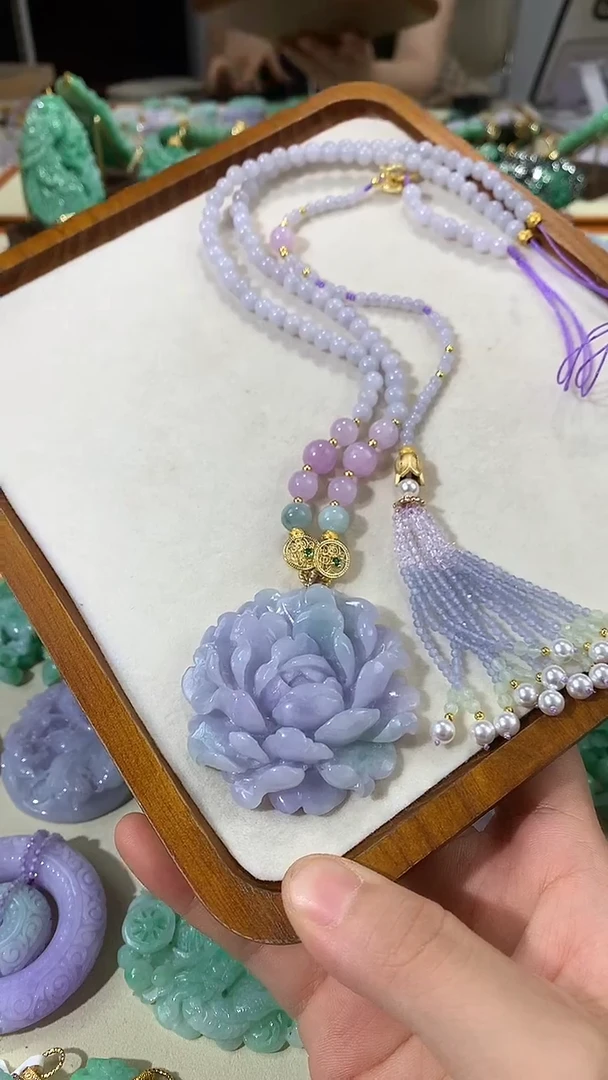 颈饰未镶嵌翡翠吊坠