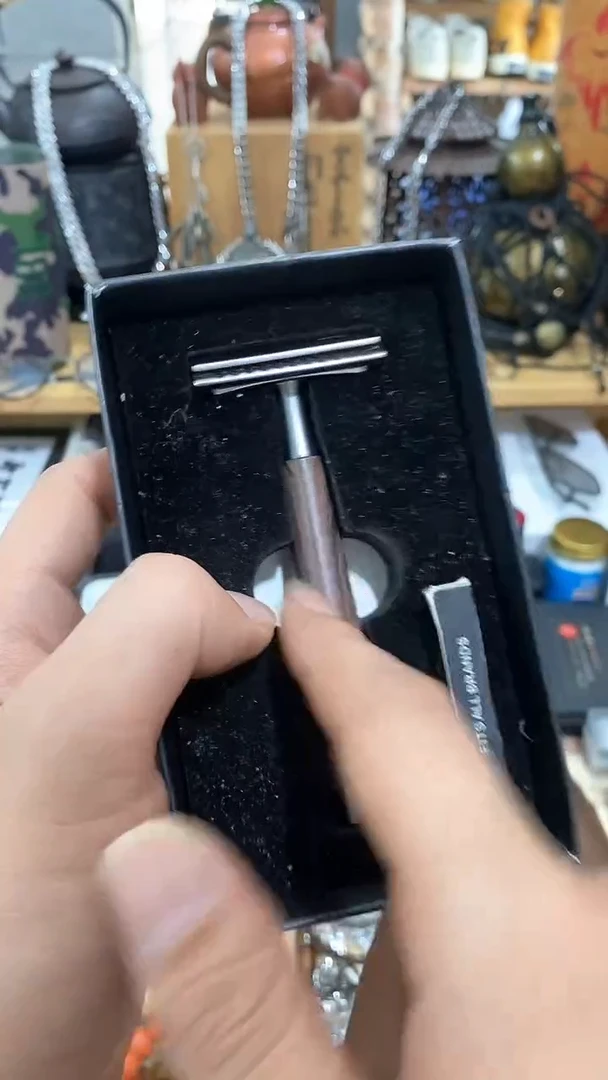 瓷片闪购商品  如图所示