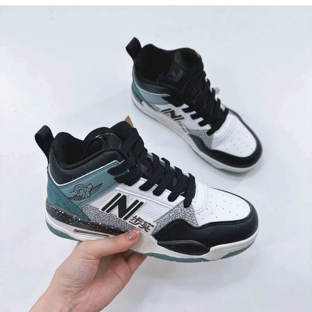 80026高端专享四季款舒适运动鞋琪尔特白/浅青（成人运动鞋）