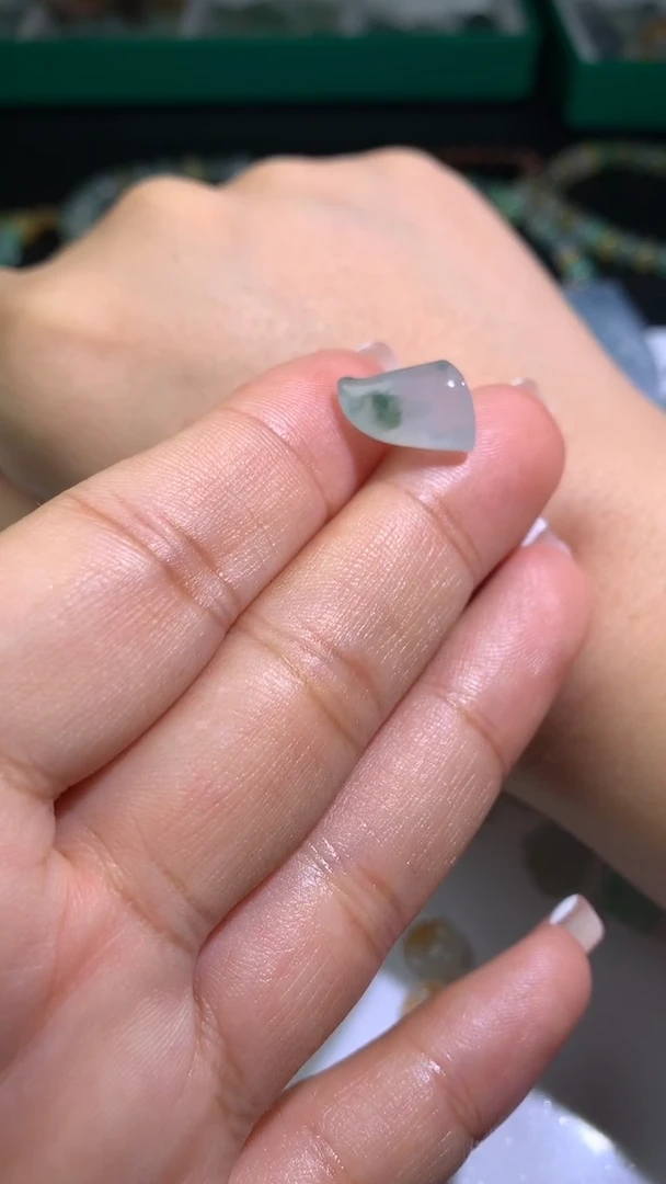 未镶嵌定制翡翠毛货