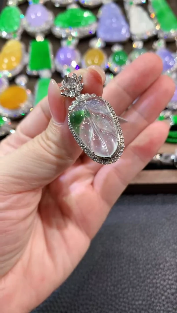 吊坠(不含链)18K金镶嵌翡翠C15