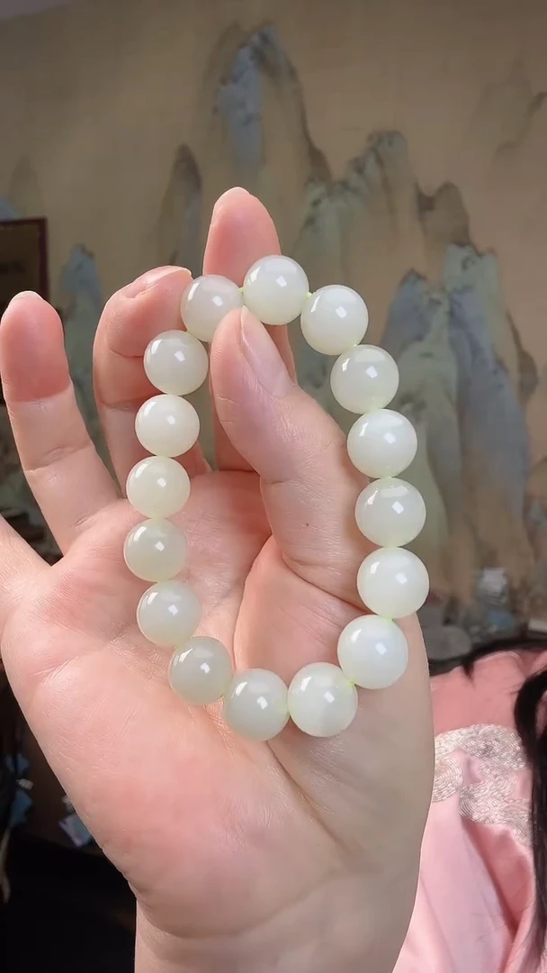 颈饰未镶嵌和田玉.