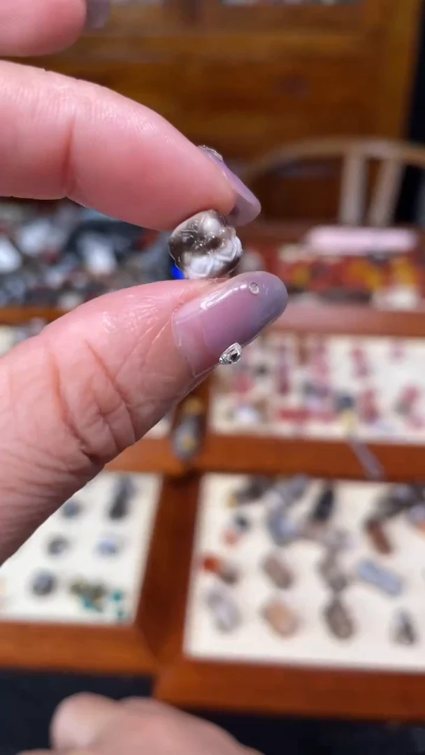 玛瑙/玉髓颈饰未镶嵌164并蒂莲