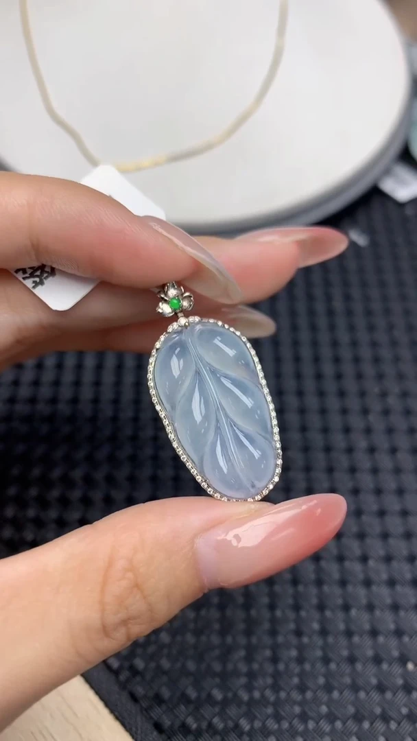 翡翠18K金镶嵌颈饰天然翡翠a货