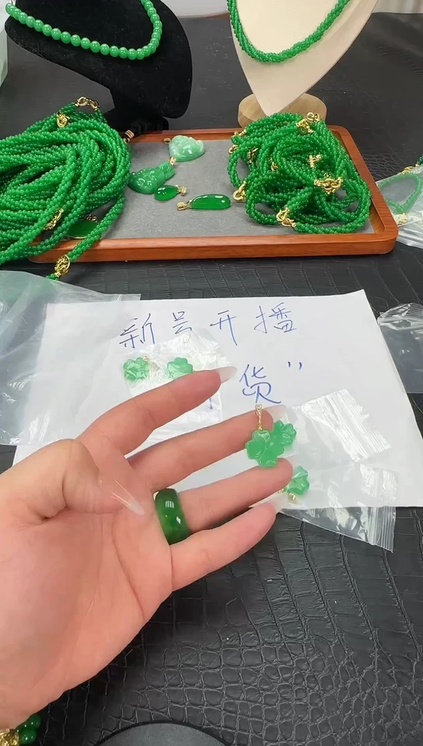 银S925镶嵌翡翠耳饰四叶草高货耳饰