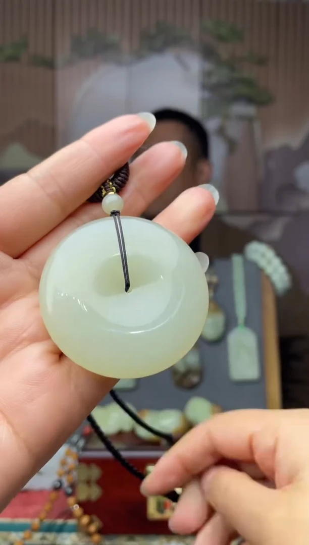 颈饰未镶嵌和田玉拍一发一