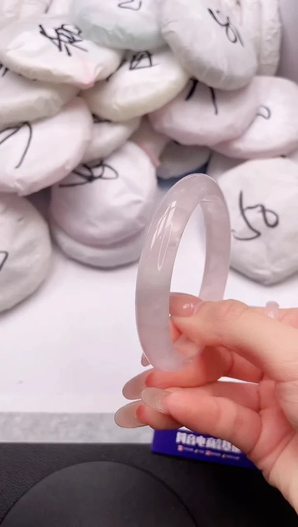 【闪购商品】石英质玉手镯未镶嵌21K200-57