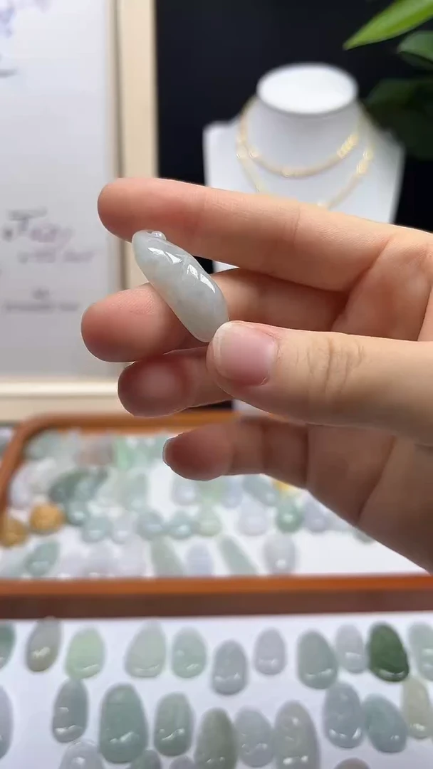 颈饰未镶嵌翡翠福瓜15