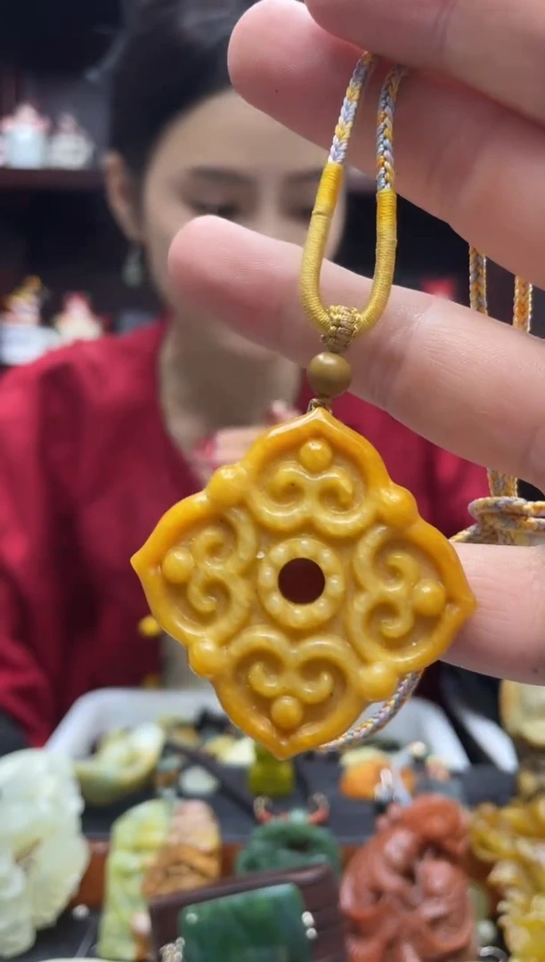 未镶嵌岫玉吊坠·