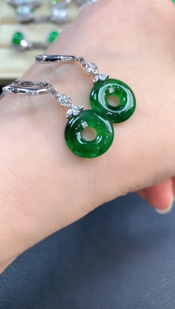 【闪购商品】翡翠耳饰18K金镶嵌b104