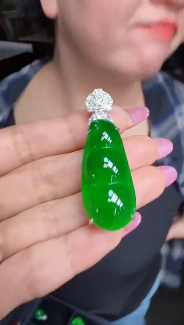 定制翡翠未镶嵌翡翠吊坠87