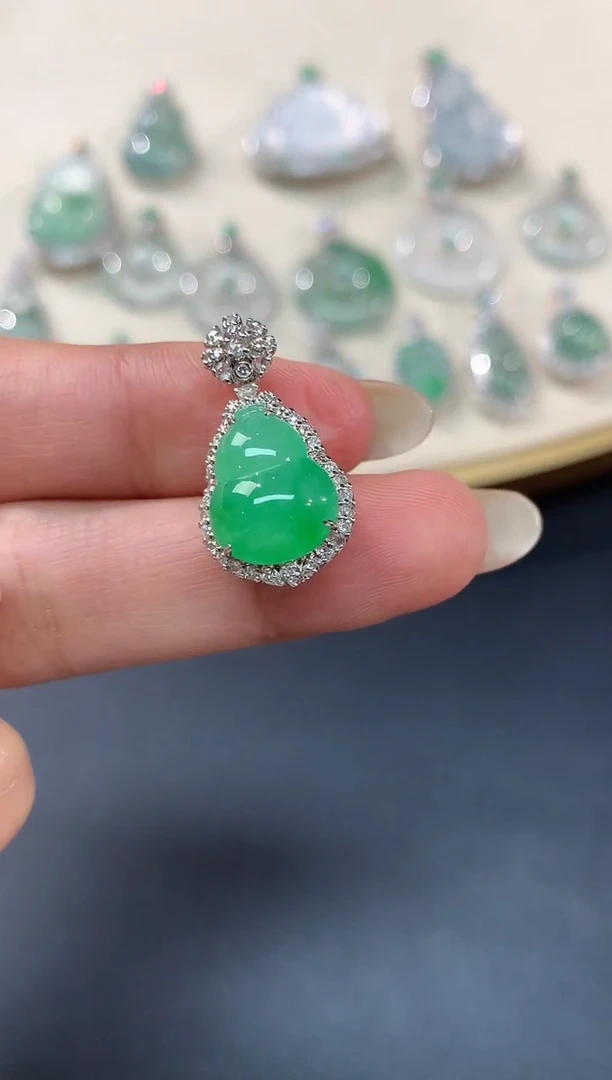 【闪购商品】翡翠吊坠(不含链)18K金镶嵌吊坠A189|9800