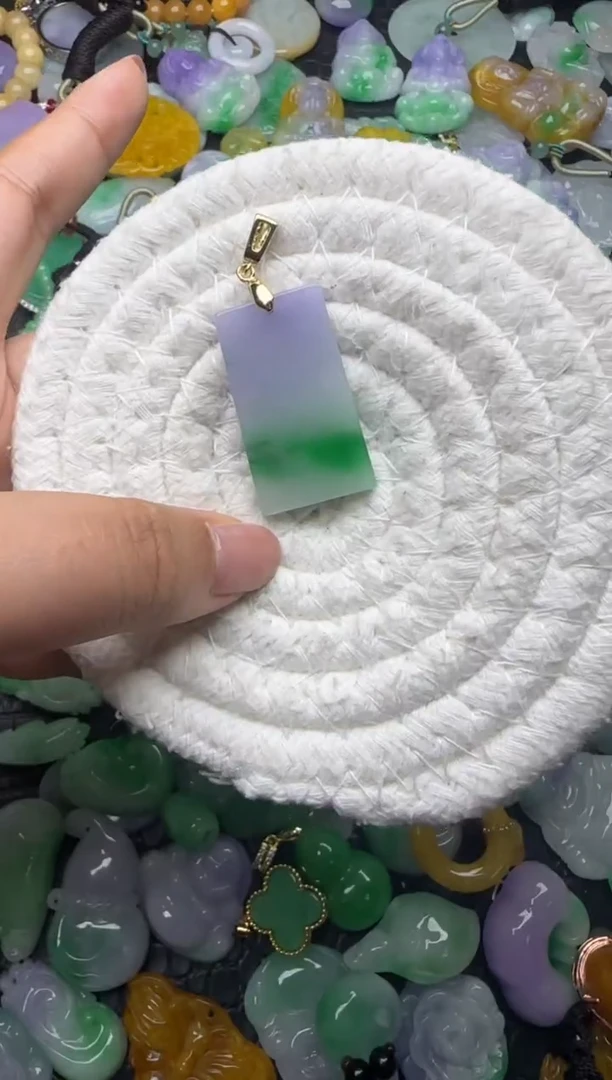 颈饰未镶嵌翡翠缅甸翡翠吊坠