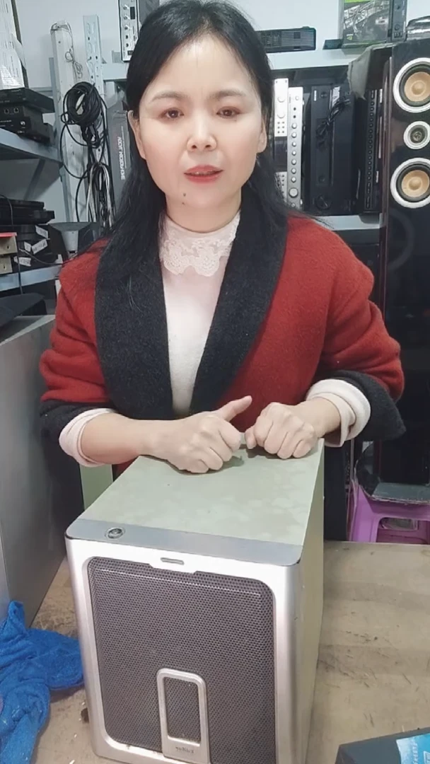 8新有源低音炮一个，不包邮运费到付