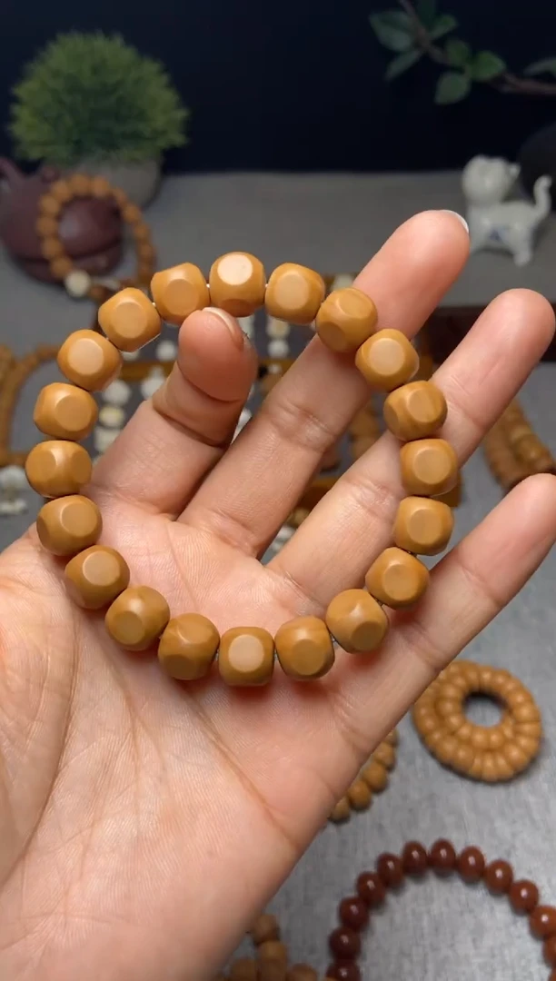 【闪购商品】猴头核桃吊坠六方9.8瑕