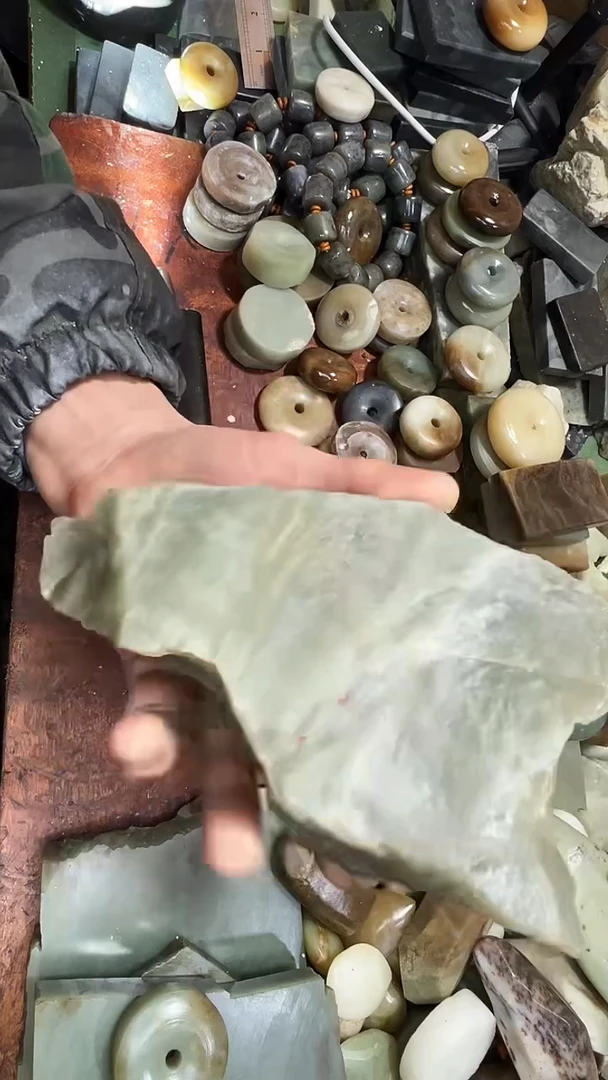 未镶嵌和田玉珠宝半成品1