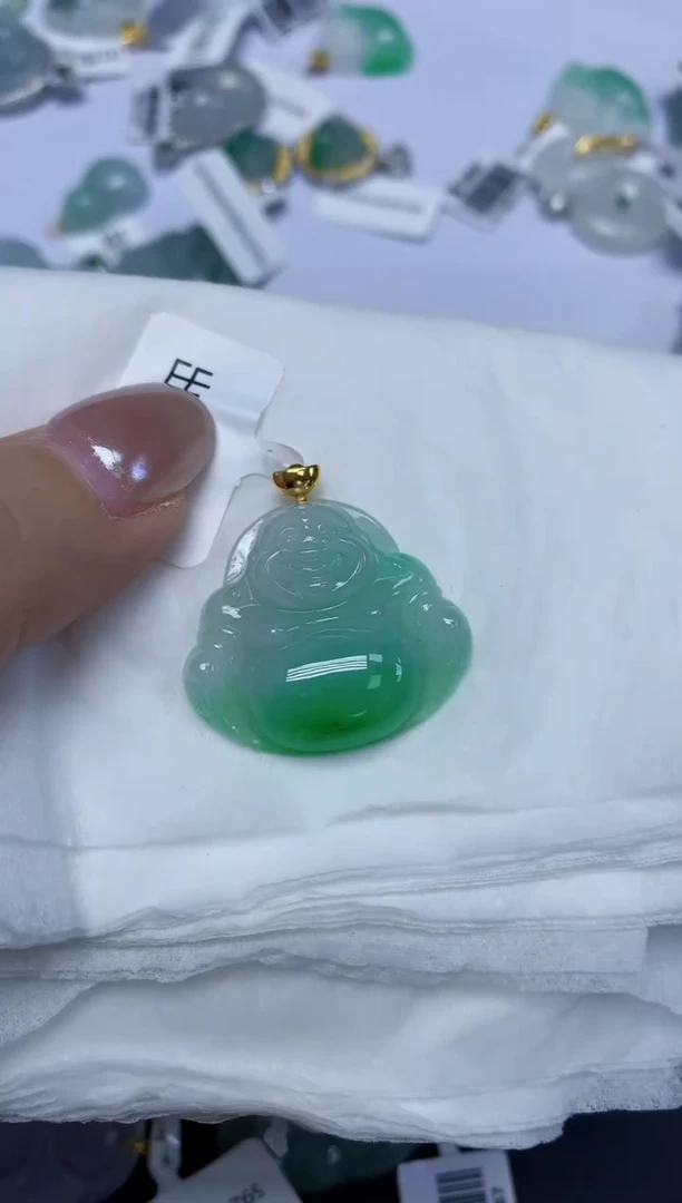 颈饰18K金镶嵌翡翠中*天然缅甸翡翠A货百元以上9元证书费自理