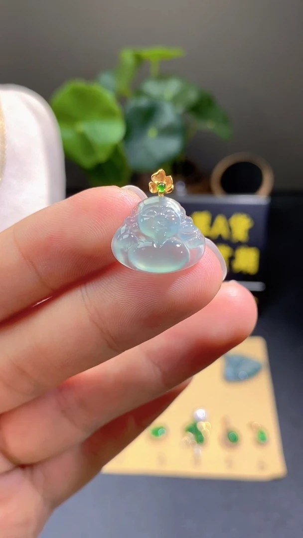 颈饰18K金镶嵌翡翠翡翠A货
