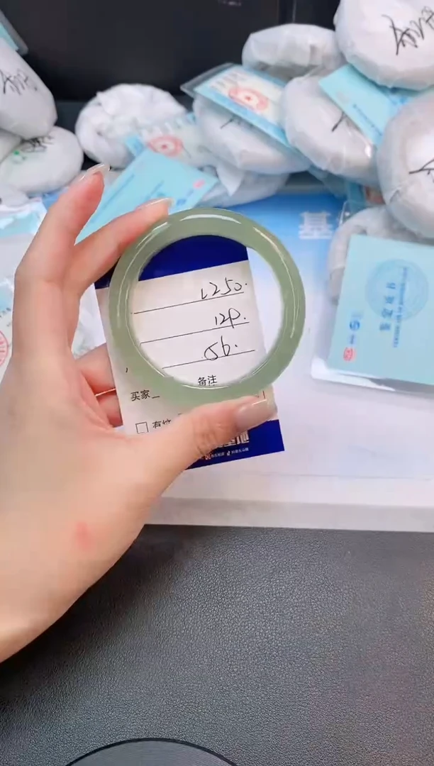 未镶嵌手镯石英质玉22L260-56