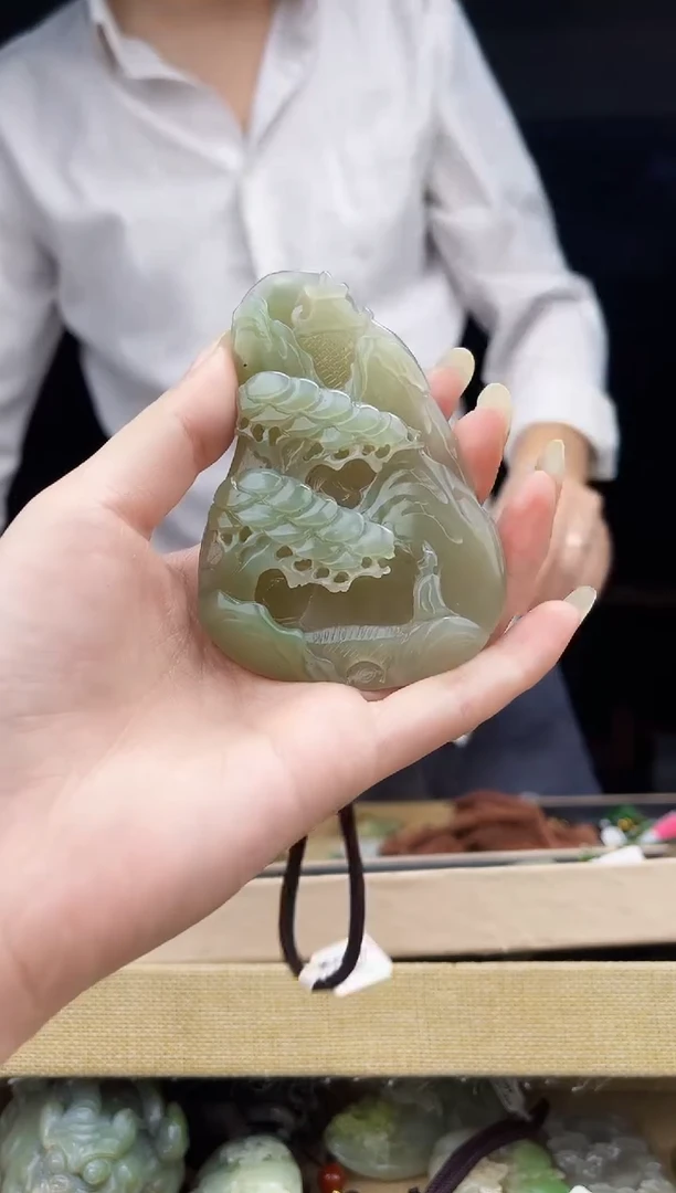 颈饰未镶嵌和田玉1