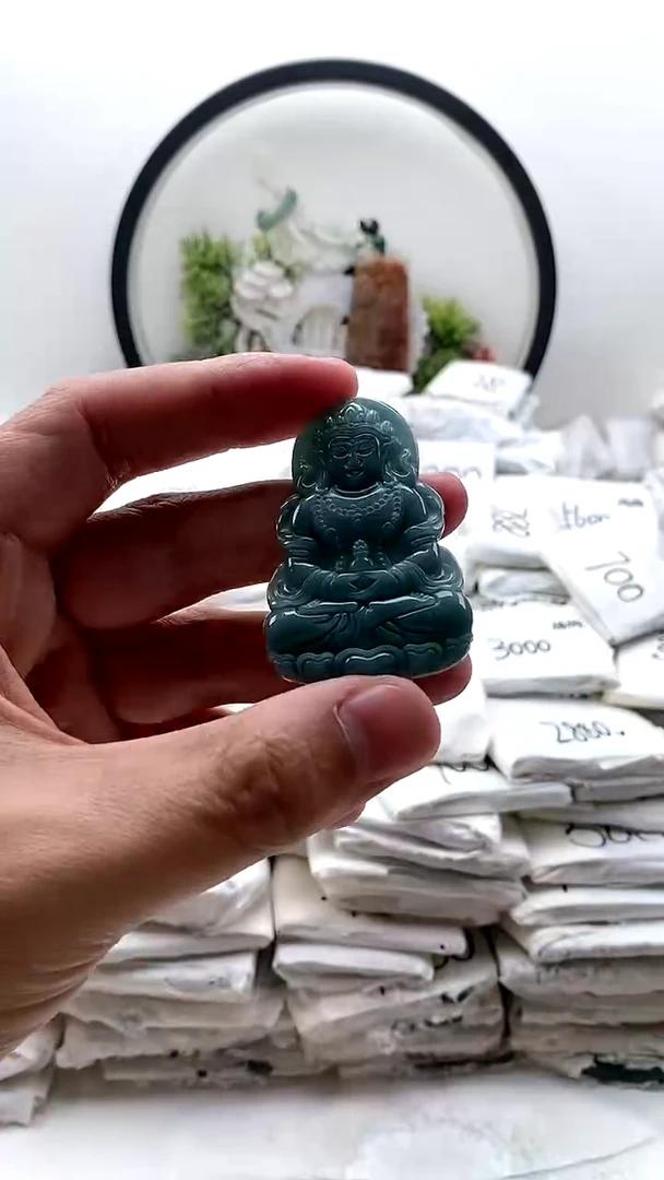 颈饰未镶嵌翡翠观音