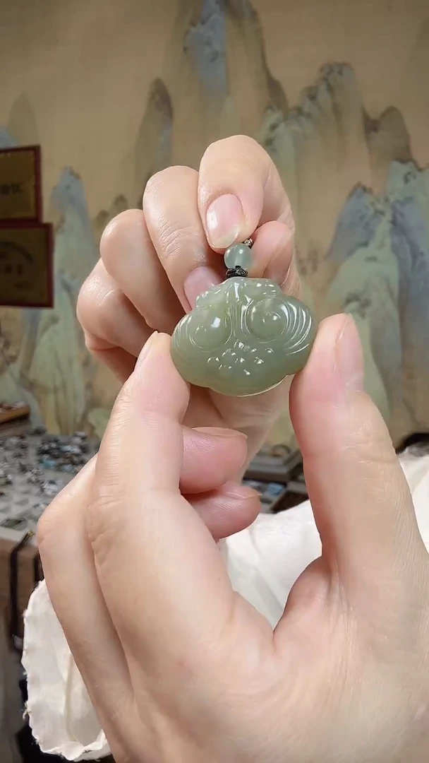 颈饰未镶嵌和田玉.
