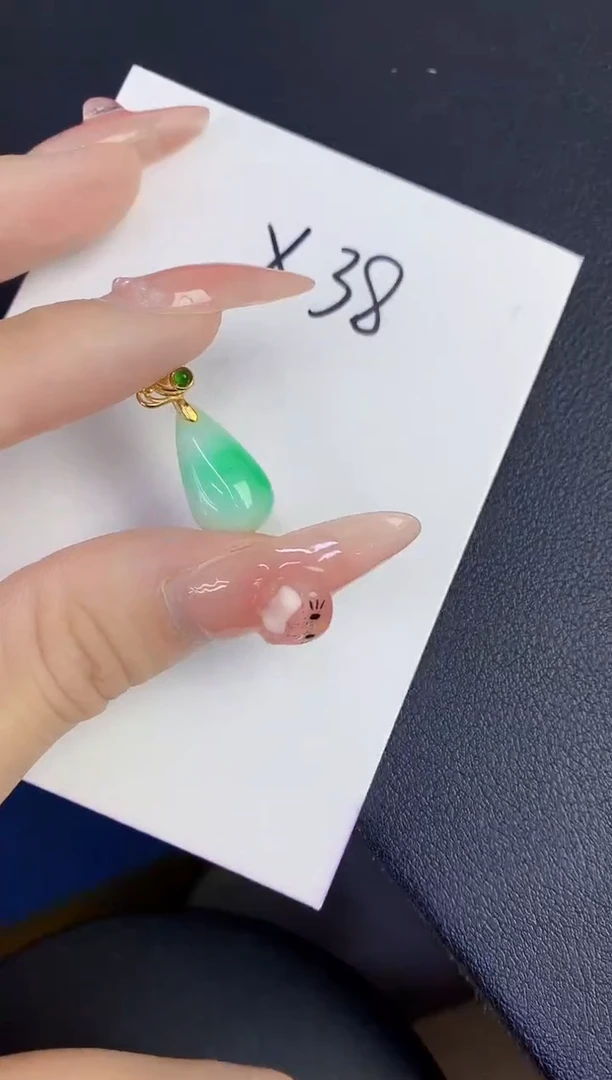 颈饰未镶嵌翡翠缅甸天然翡翠A货