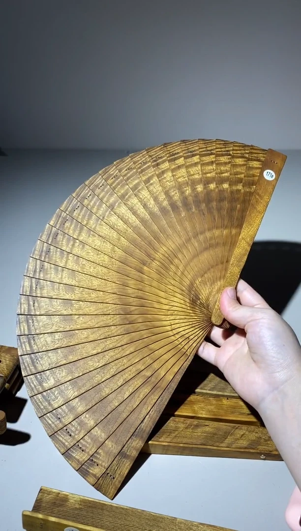 金丝楠开**一21cm金丝楠木小叶桢楠扇171e