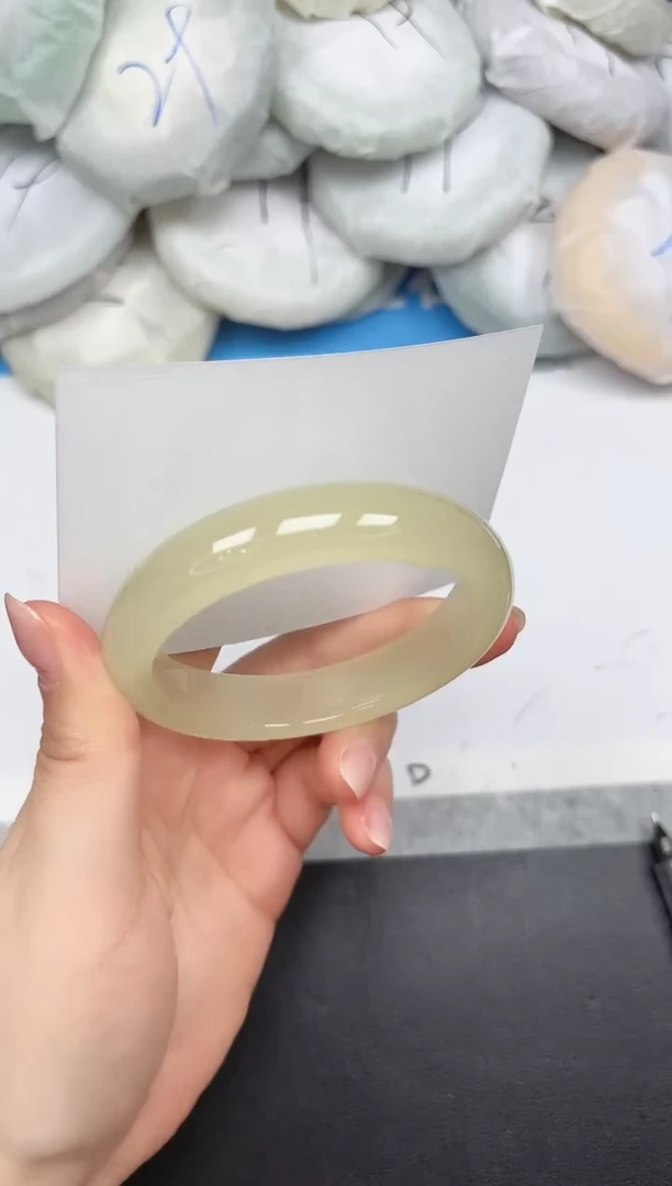 未镶嵌手镯石英质玉A258/57.4