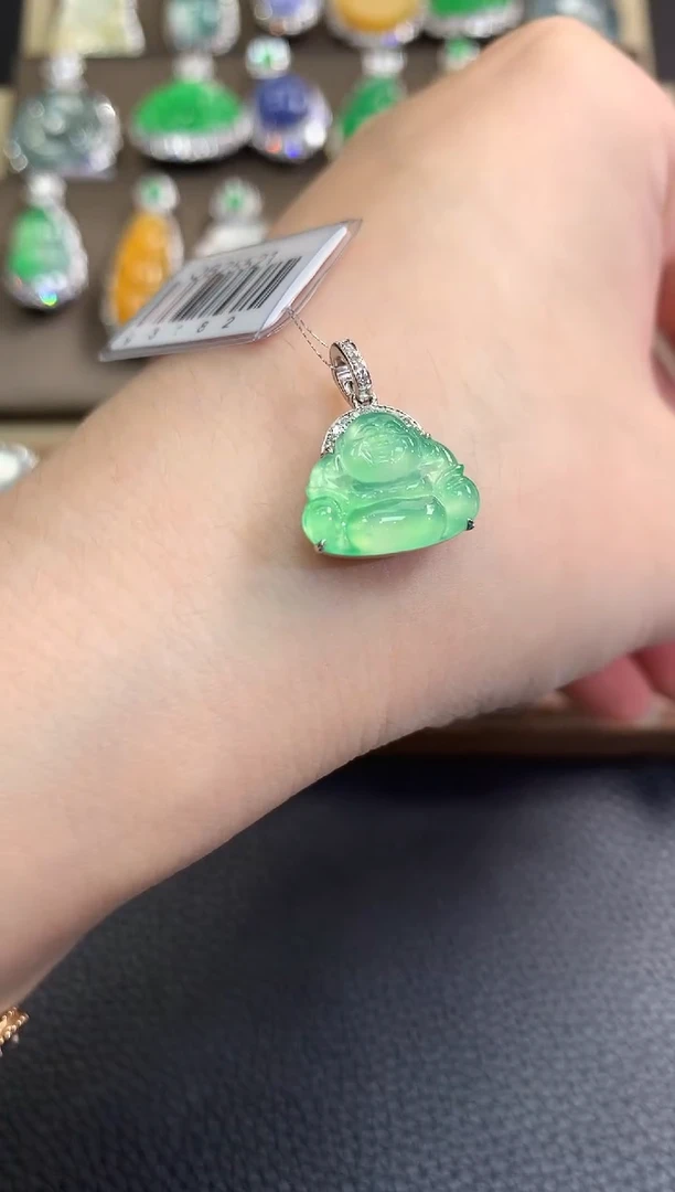 翡翠18K金镶嵌吊坠(不含链)春日珠宝 D11