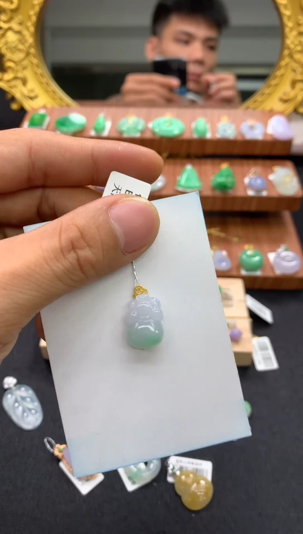 吊坠(不含链)18K金镶嵌翡翠吊坠