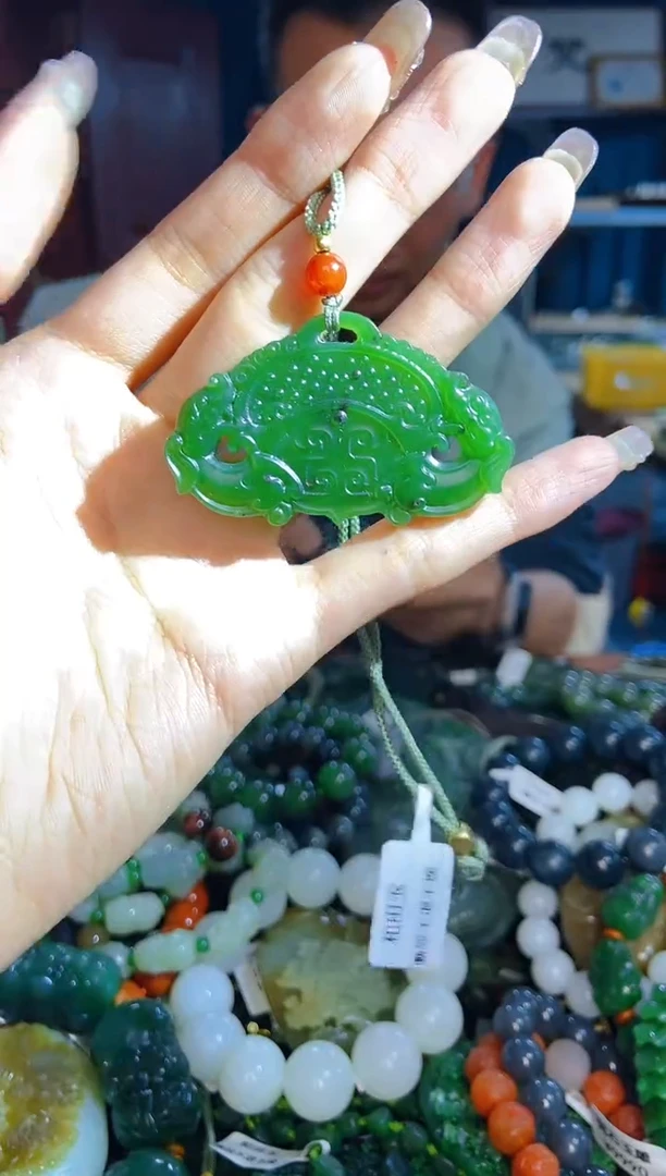 未镶嵌和田玉挂件1