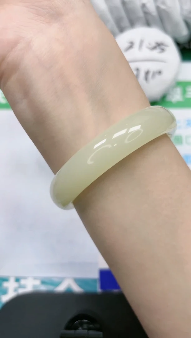 【闪购商品】石英质玉手镯未镶嵌K122-53/64