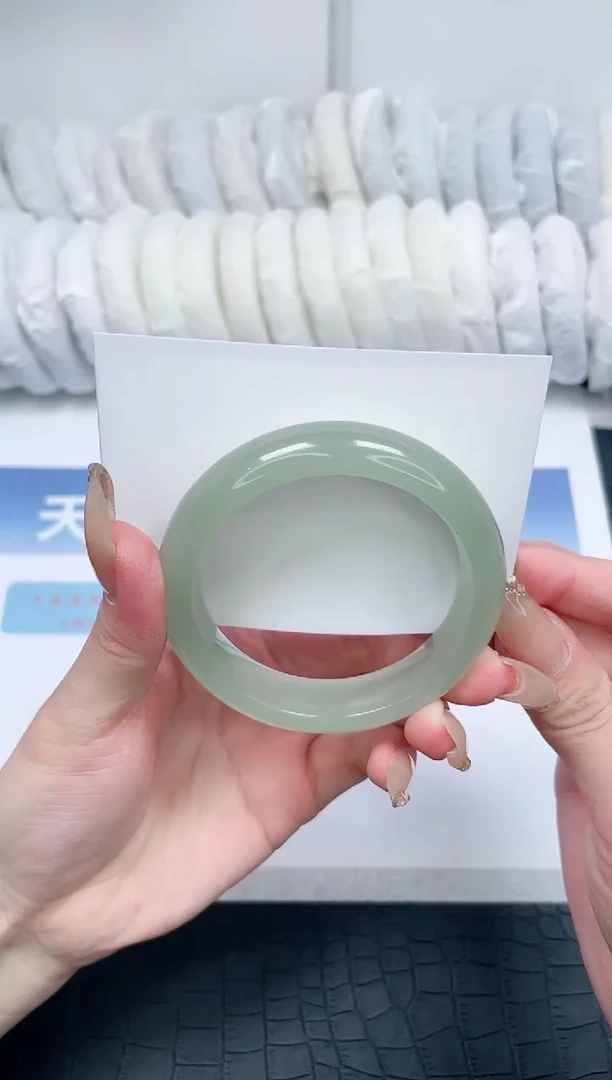 【闪购商品】石英质玉手镯未镶嵌Q166-55.8